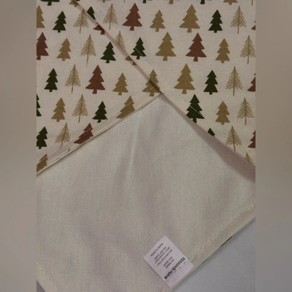 KIRKLAND’S HOME CHRISTMAS COLLECTION Christmas Tree Pattern Pet Bandana 22”x10”